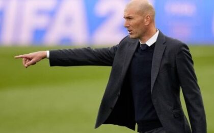 زين الدين زيدان يقترب من تدريب منتخب فرنسا مع توقعات بإشراك مواهب شابة في القائمة