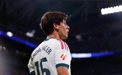 أردا جولر بقميص ريال مدريد خلال مباراة رسمية