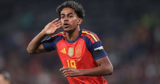 لامين يامال لاعب برشلونة ومنتخب إسبانيا بعد تصدره قائمة الأعلى قيمة تسويقية في تاريخ كرة القدم