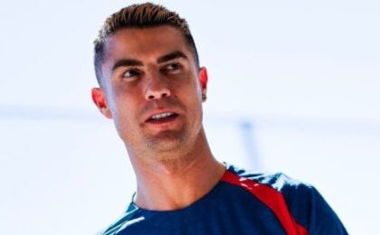 كريستيانو رونالدو بقميص منتخب البرتغال بعد تقارير عن اعتزاله الدولي